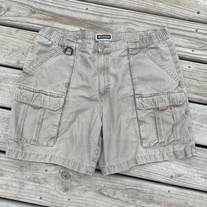 Columbia Men's Gray Cargo Shorts